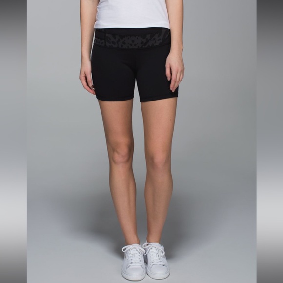 lululemon athletica Pants - Lululemon Groove Short *Full-On Luon (Regular) - Black / Wi14 Quilt 5